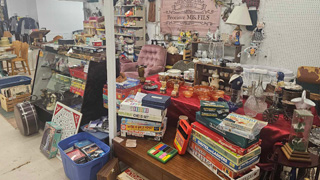 Image du commerce nommé Brocante MJ et fils
